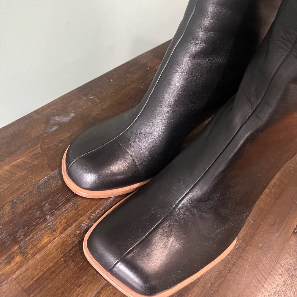 Jacquemus Black round square toe Heeled Boots Sleek Design new. Size 41 - Picture 5 of 8